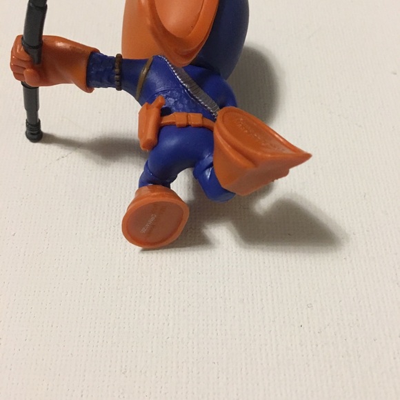 Deathstroke DC Comics Super Heroes Vinyl Figurine - Picture 6 of 16